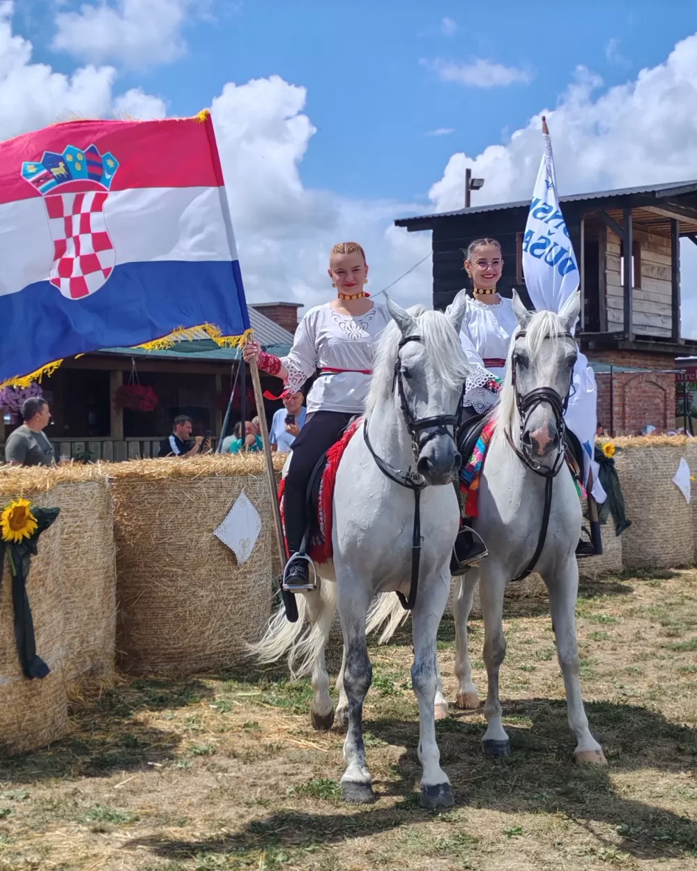ʼNe idem iz Slavonijeʼ - tradicionalna manifestacija u Lužanima koja je okupila zaljubljenike u konje, slavonsku baštinu i običaje 