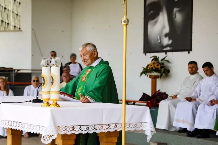 Požega.eu | Prečasni pleternički župnik Antun Ćorković služio oproštajnu i zahvalnu svetu misu