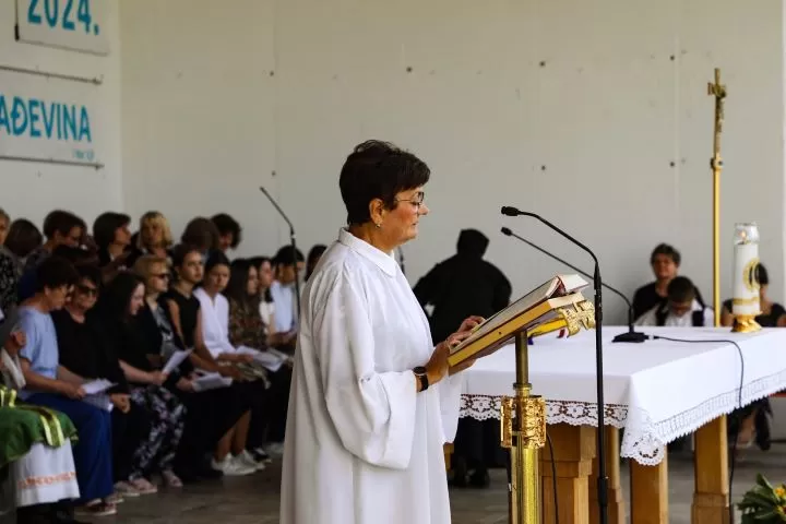 Prečasni pleternički župnik Antun Ćorković služio oproštajnu i zahvalnu svetu misu