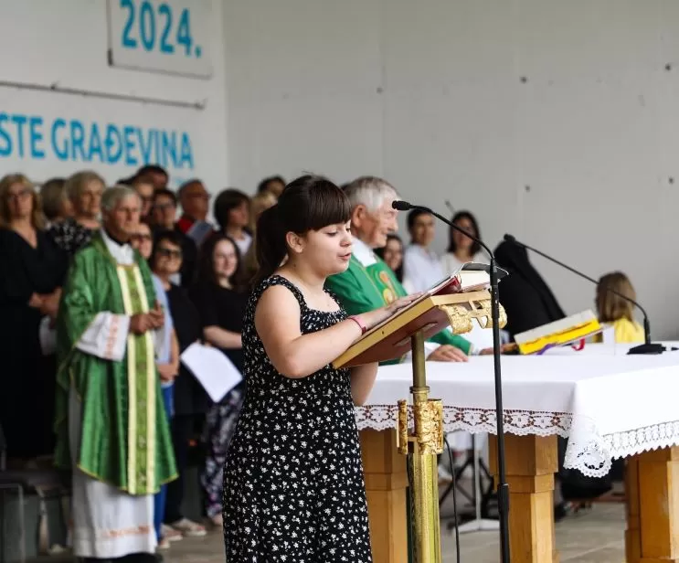 Prečasni pleternički župnik Antun Ćorković služio oproštajnu i zahvalnu svetu misu