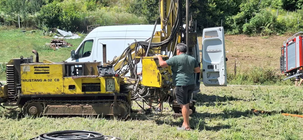 Ribiči brestovačkog Klena buše zemljište za vlastiti bunar