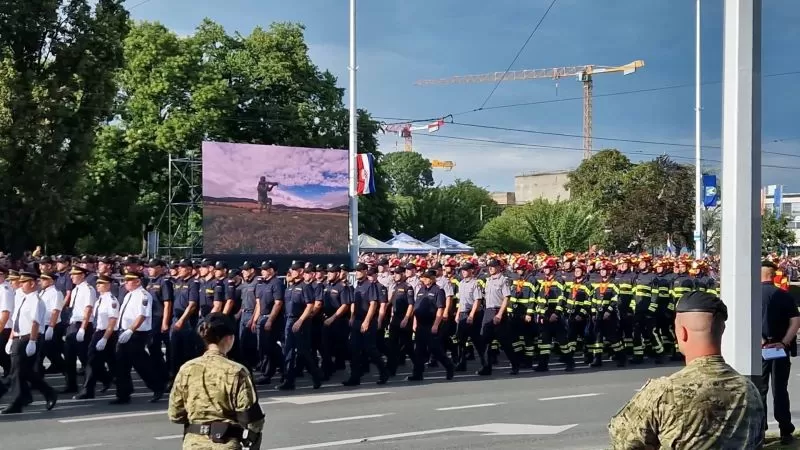 Na vojnom mimohodu u Zagrebu sudjelovali i predstavnici vatrogasaca Požeško-slavonske županije