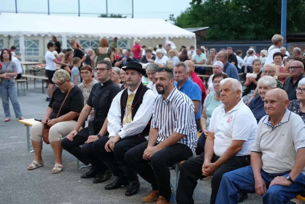 Više od tisuću pečenjaka skuhano na 17. Kukuruzijadi u Gornjim Andrijevcima