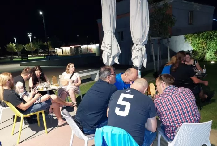 KVIZ OPĆEG ZNANJA U PLETERNICI:  Prvo mjesto osvojila ekipa „Linđo“ iz Požege