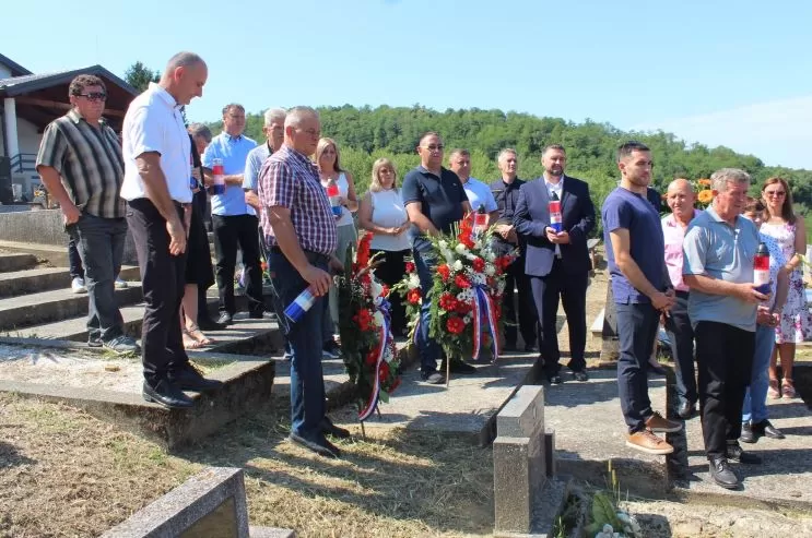 UZ 34. OBLJETNICU POGIBIJE PRIPADNIKA „TIGROVA“: U Novoj Ljeskovici odana počast hrvatskom branitelju Josipu Kneževiću