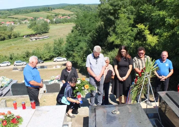 UZ 34. OBLJETNICU POGIBIJE PRIPADNIKA „TIGROVA“: U Novoj Ljeskovici odana počast hrvatskom branitelju Josipu Kneževiću