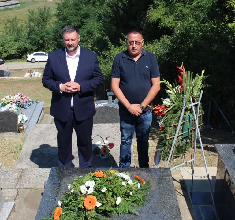 UZ 34. OBLJETNICU POGIBIJE PRIPADNIKA „TIGROVA“: U Novoj Ljeskovici odana počast hrvatskom branitelju Josipu Kneževiću