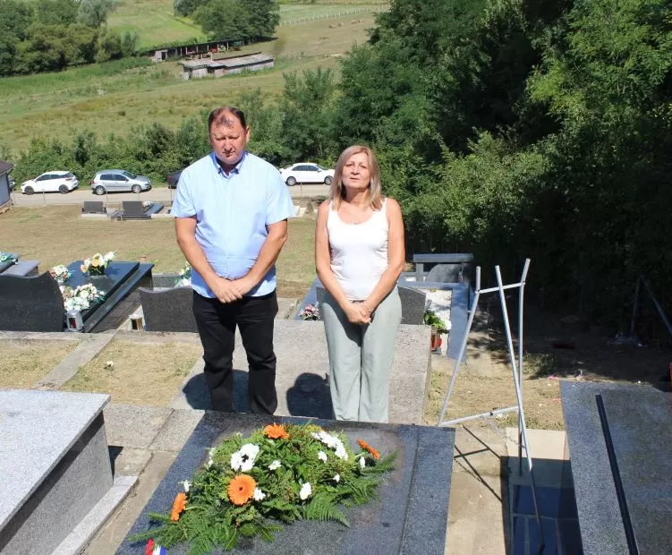 UZ 34. OBLJETNICU POGIBIJE PRIPADNIKA „TIGROVA“: U Novoj Ljeskovici odana počast hrvatskom branitelju Josipu Kneževiću