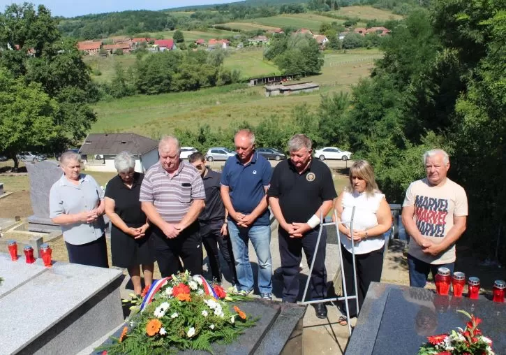 UZ 34. OBLJETNICU POGIBIJE PRIPADNIKA „TIGROVA“: U Novoj Ljeskovici odana počast hrvatskom branitelju Josipu Kneževiću