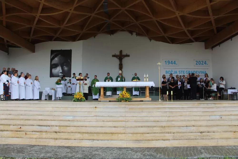 Preč. Dragan Hrgić preuzeo službu rektora Svetišta Gospe od Suza i pleterničkog župnika 