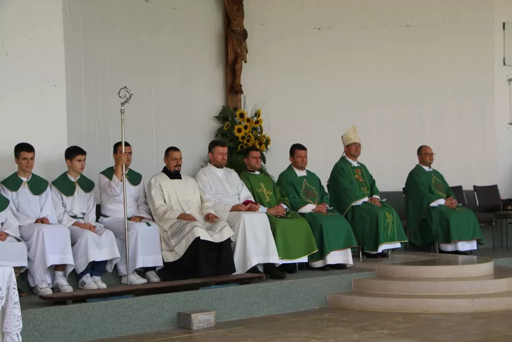 Preč. Dragan Hrgić preuzeo službu rektora Svetišta Gospe od Suza i pleterničkog župnika 