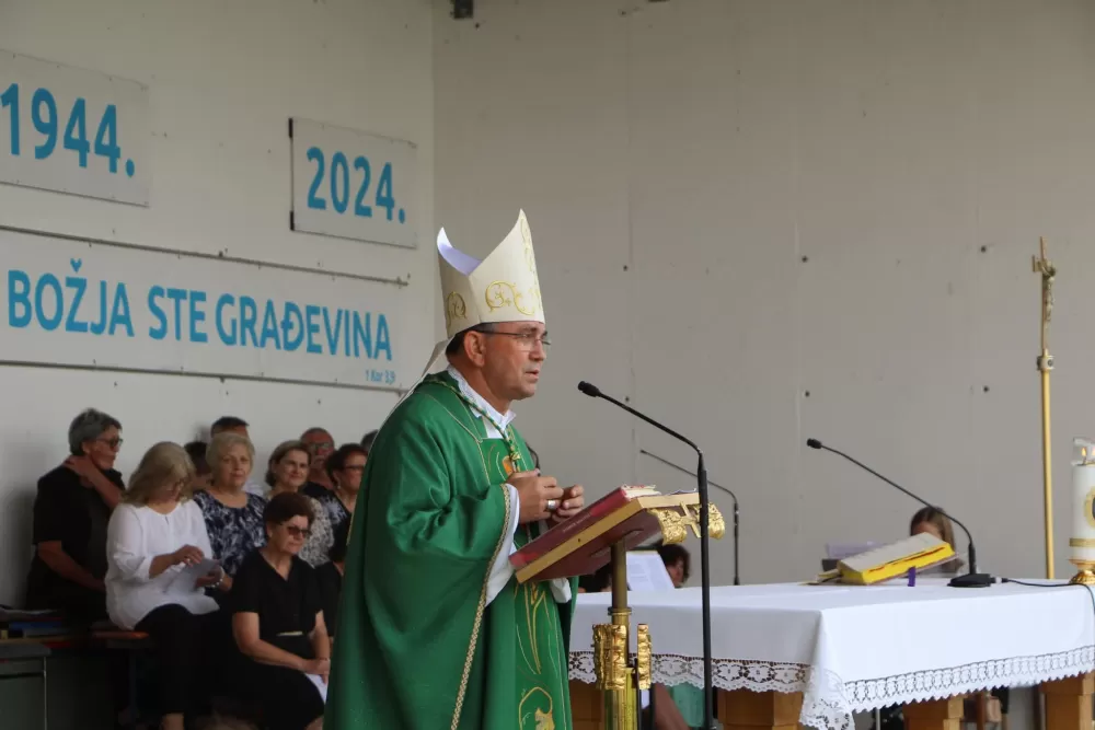 Preč. Dragan Hrgić preuzeo službu rektora Svetišta Gospe od Suza i pleterničkog župnika 