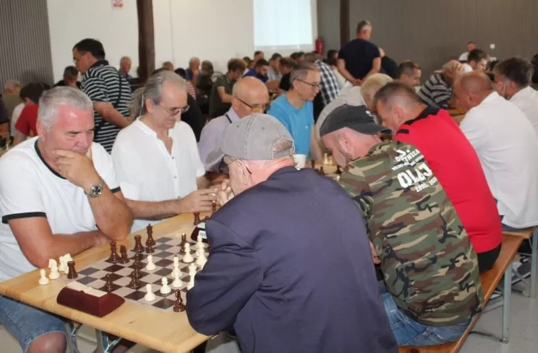 MEĐUNARODNI ŠAHOVSKI TURNIR U ČAGLINU: Prvo mjesto osvojio zagrebački velemajstor Mladen Palac 