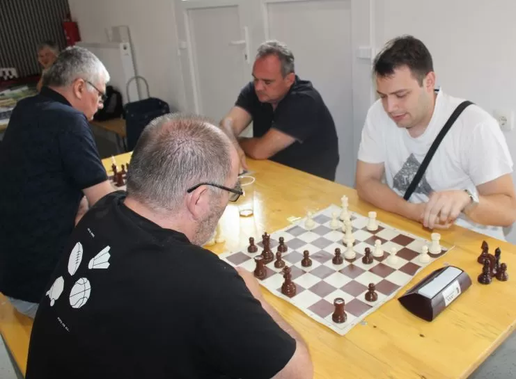 MEĐUNARODNI ŠAHOVSKI TURNIR U ČAGLINU: Prvo mjesto osvojio zagrebački velemajstor Mladen Palac 