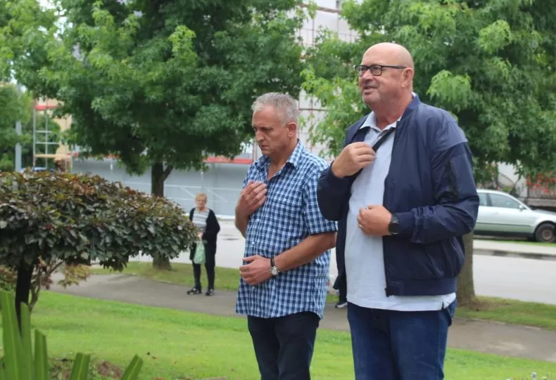 Polaganjem vijenaca i paljenjem svijeća u Pleternici odana počast poginulim braniteljima 