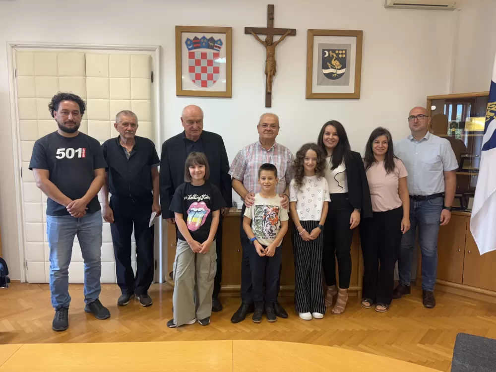 SB Online | Gradonačelnik Duspara primio mlade šahovske prvake: Elenu Kauk, Blagu Martinovića i Josipu Gašparac