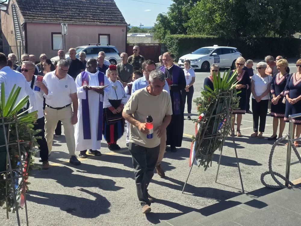 Povodom 30. obljetnice „Oluje“ u Bukovlju odana dužna počast svim poginulim hrvatskim braniteljima 