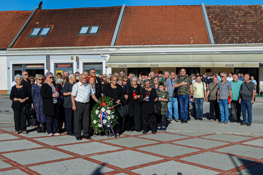 Povodom Dana pobjede i domovinske zahvalnosti te Dana hrvatskih branitelja odana počast svim poginulim, nestalim i umrlim hrvatskim braniteljima