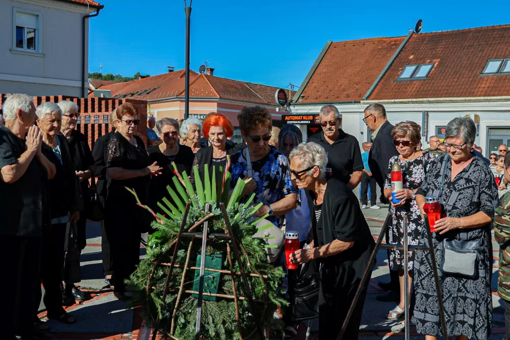 Povodom Dana pobjede i domovinske zahvalnosti te Dana hrvatskih branitelja odana počast svim poginulim, nestalim i umrlim hrvatskim braniteljima