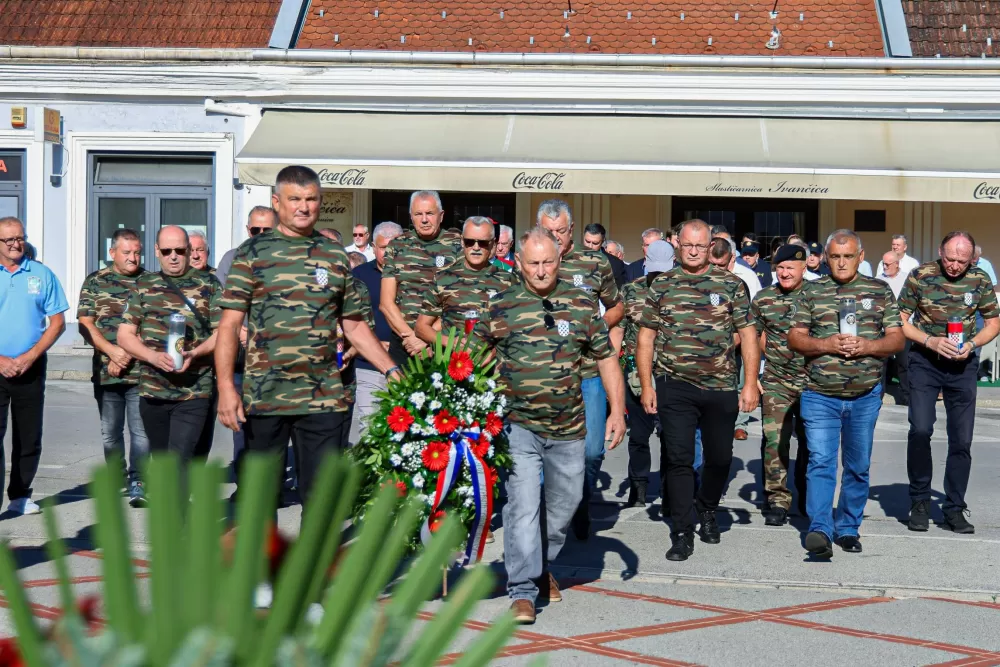 Povodom Dana pobjede i domovinske zahvalnosti te Dana hrvatskih branitelja odana počast svim poginulim, nestalim i umrlim hrvatskim braniteljima
