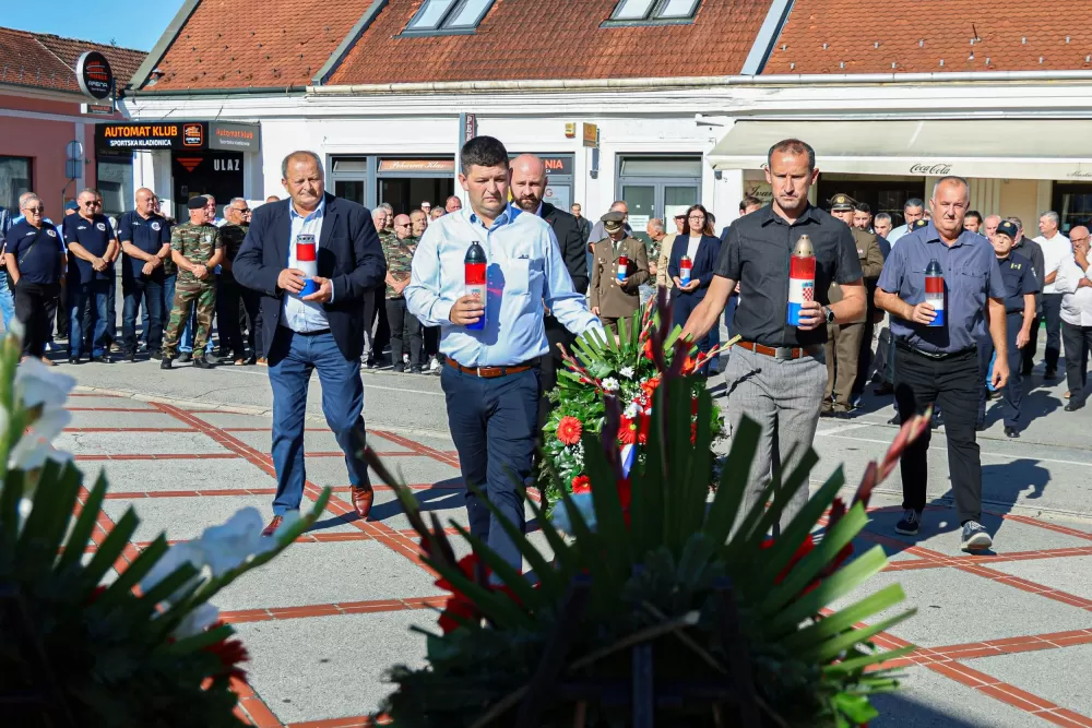 Povodom Dana pobjede i domovinske zahvalnosti te Dana hrvatskih branitelja odana počast svim poginulim, nestalim i umrlim hrvatskim braniteljima