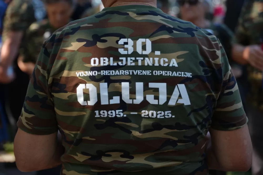 Uz čitanje imena čija se nalaze na Spomeniku odana počast za sve poginule i pale branitelje