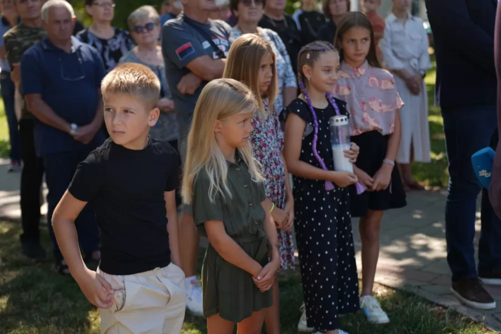 Uz čitanje imena čija se nalaze na Spomeniku odana počast za sve poginule i pale branitelje
