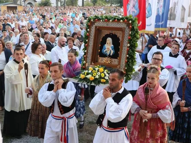 POVIJEST PLETERNIČKE DEVETNICE – Veliki fenomen malog grada