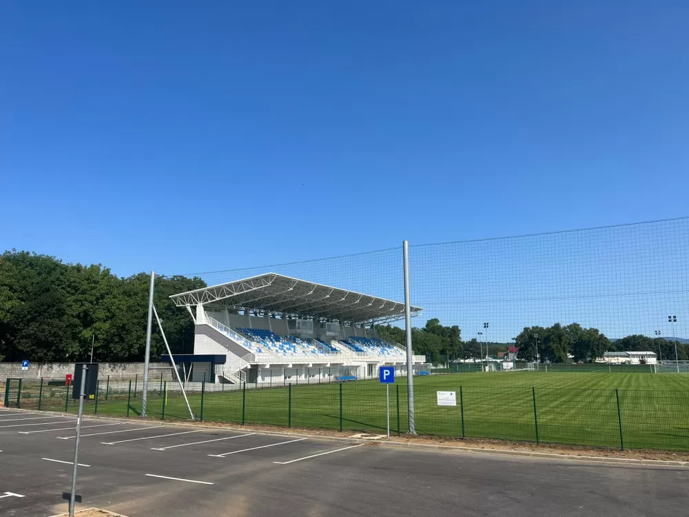 Požega.eu | Treba li uz stadion Slavonije izgraditi parkiralište?