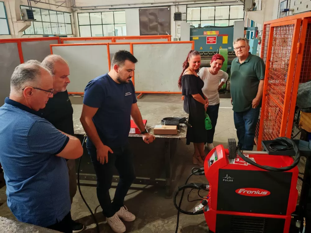 SB Online | Stigao poklon Brodsko-posavske županije u Industrijsko-obrtničku školu Sl. Brod