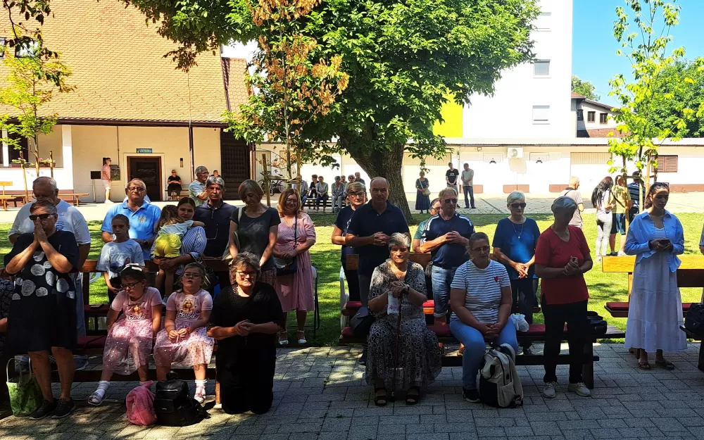 OSMI U KOLOVOZU - Brojni hodočasnici u brodskom svetištu Gospe Brze Pomoći