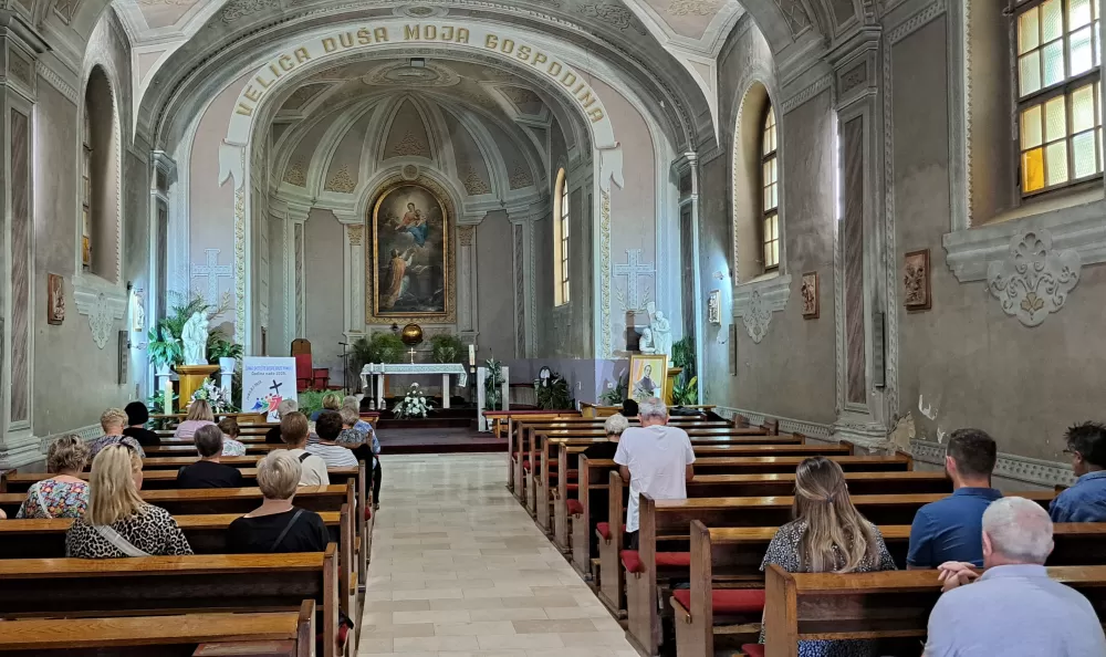 OSMI U KOLOVOZU - Brojni hodočasnici u brodskom svetištu Gospe Brze Pomoći