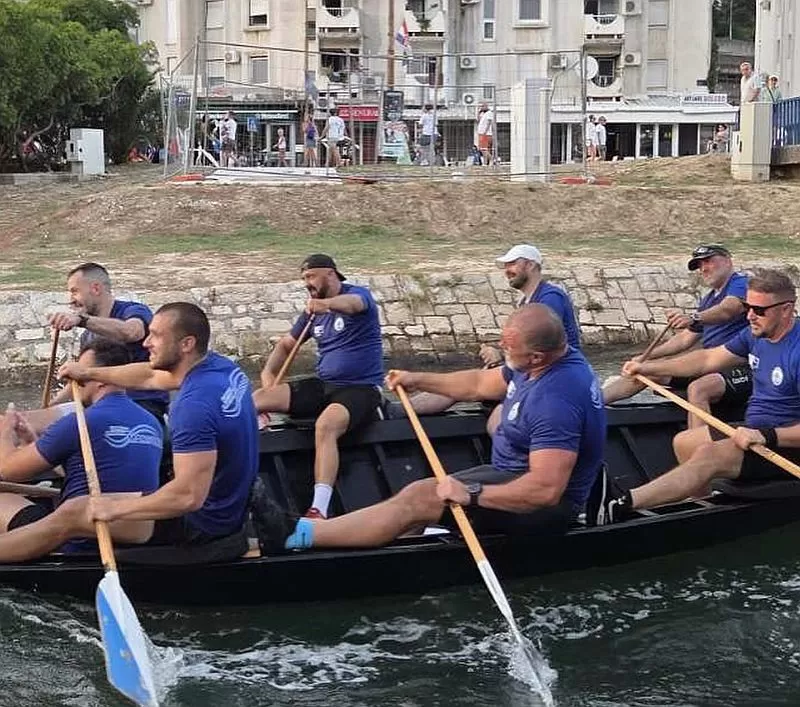 Lađari UL ʼMarsoniaʼ odveslali izuzetno težak 28. Maraton lađa na Neretvi