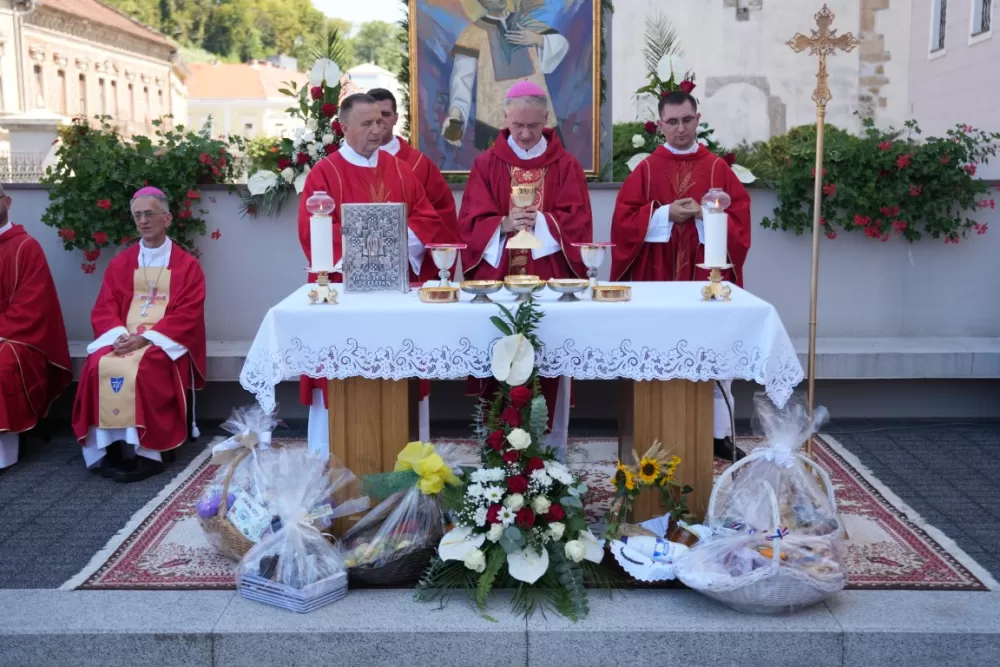 / FOTOGALERIJA/ Jubilejska proslava sv. Lovre u Požegi