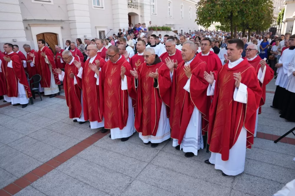 / FOTOGALERIJA/ Jubilejska proslava sv. Lovre u Požegi