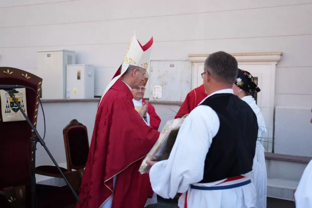 / FOTOGALERIJA/ Jubilejska proslava sv. Lovre u Požegi