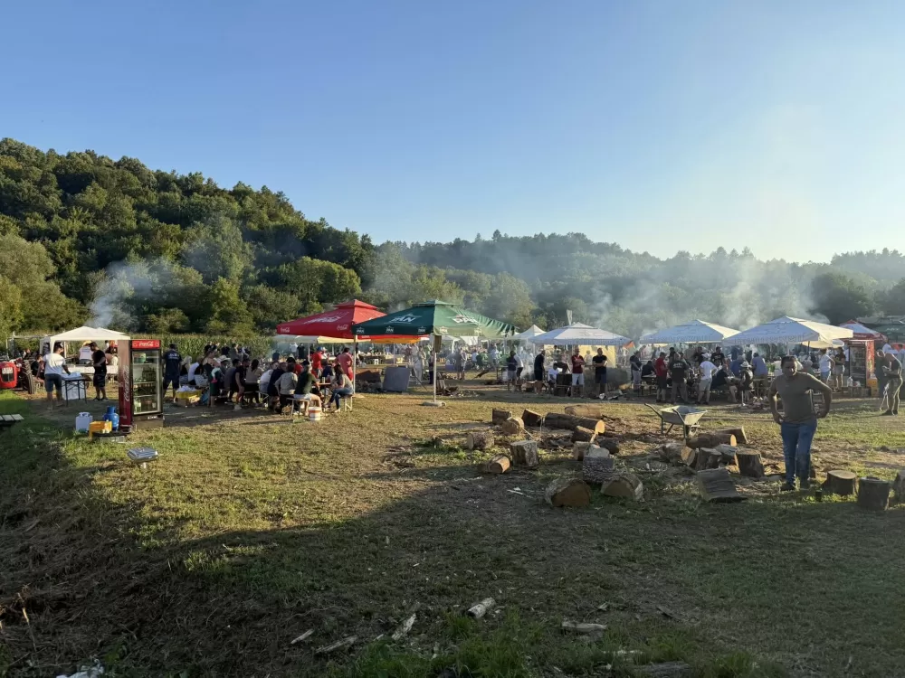 Zacvrčali su jaganjci i ove godine u Lovčiću: 23 ekipe pokazale svoja gasto umijeća