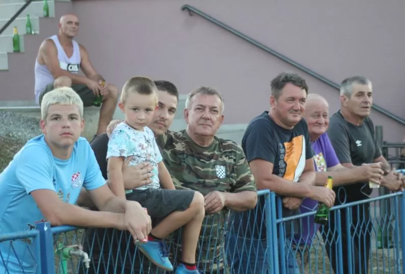 „ORLJAVA KUP“ U BRODSKOM DRENOVCU: Obilježena 30. godišnjica osnutka NK Hrvatski dragovoljac 