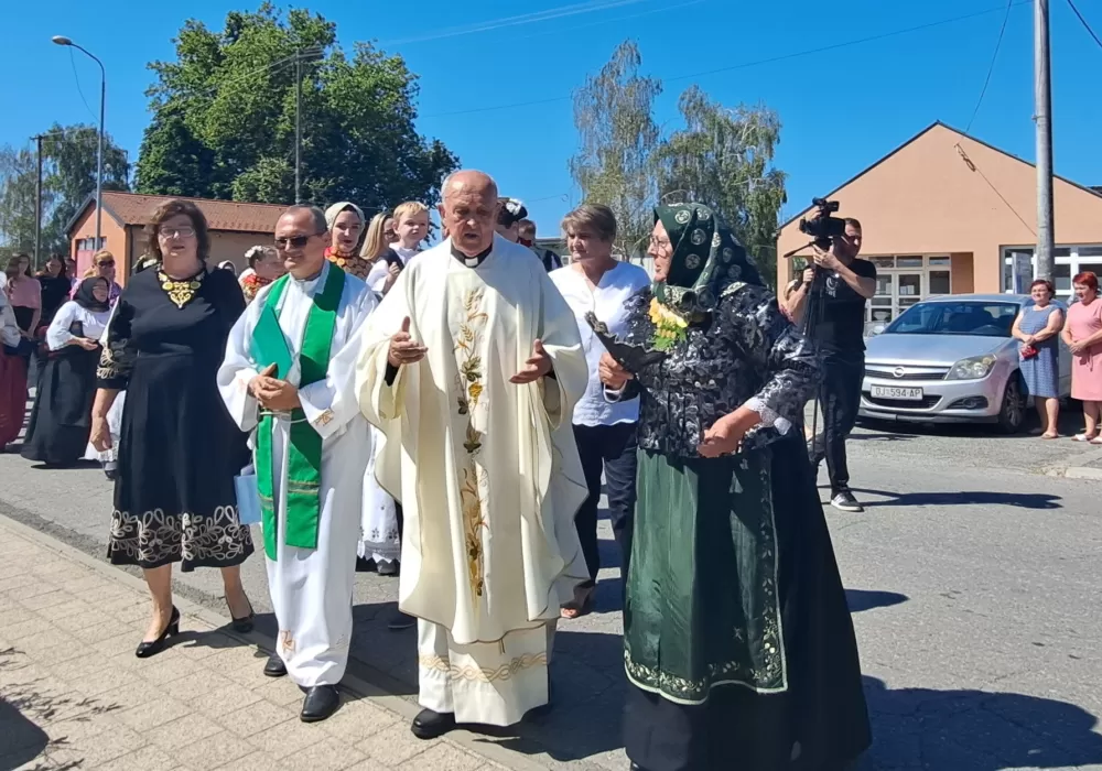 Zlatnu misu proslavio preč. Blaž Zmaić, rođeni Perkovčanin