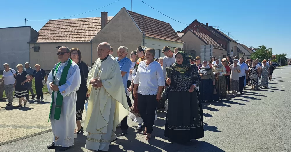 Zlatnu misu proslavio preč. Blaž Zmaić, rođeni Perkovčanin