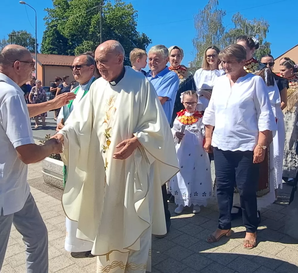 Zlatnu misu proslavio preč. Blaž Zmaić, rođeni Perkovčanin