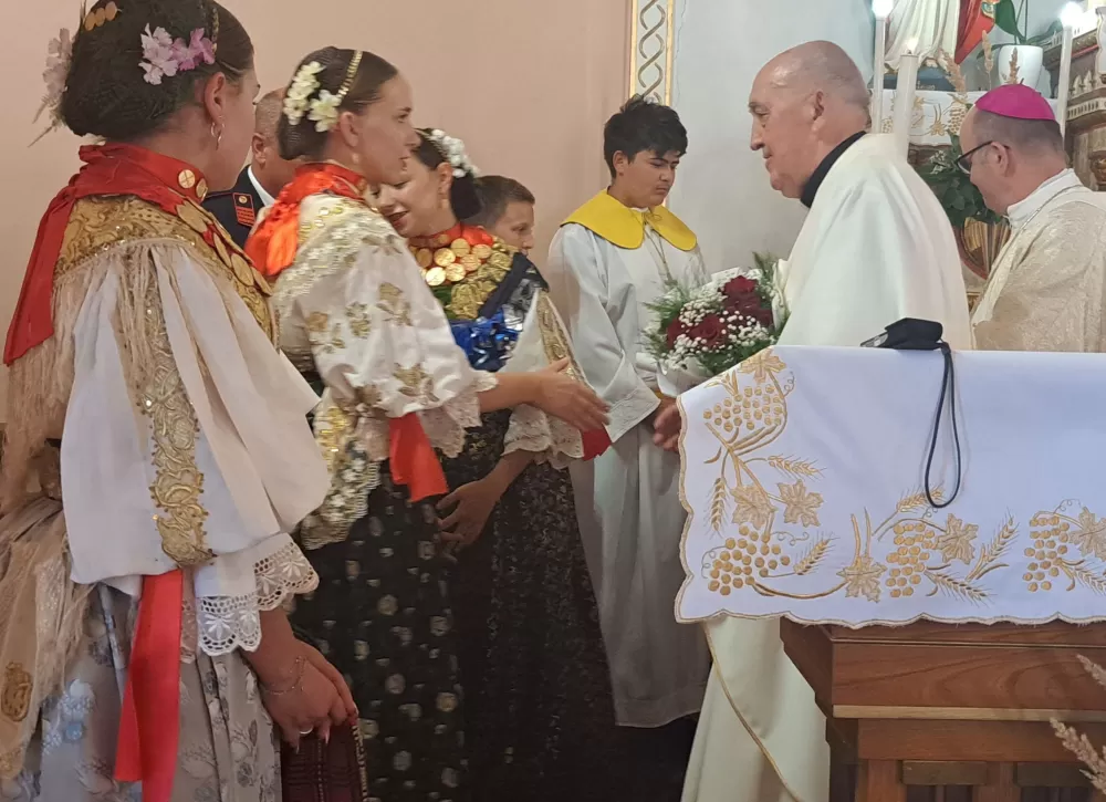 Zlatnu misu proslavio preč. Blaž Zmaić, rođeni Perkovčanin