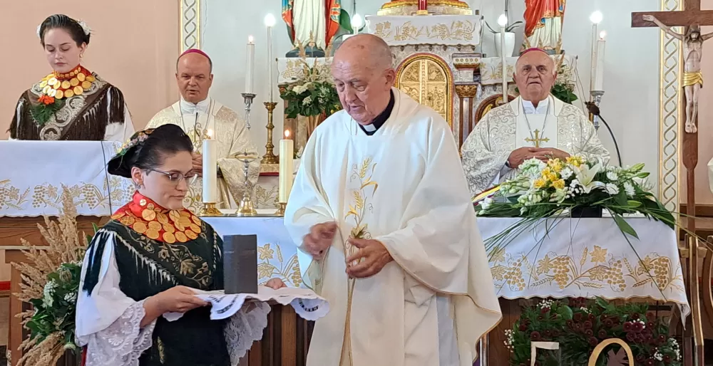 Zlatnu misu proslavio preč. Blaž Zmaić, rođeni Perkovčanin
