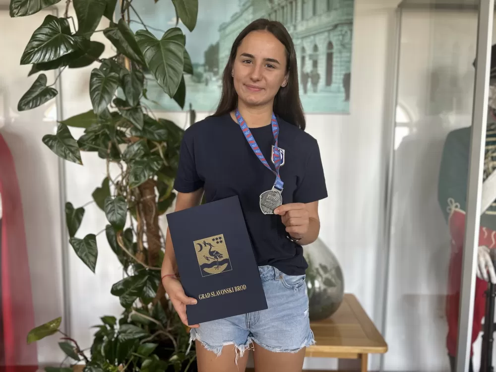 SB Online | Nika Batinić svečano primljena u Gradskoj upravi nakon osvajanja europskog srebra