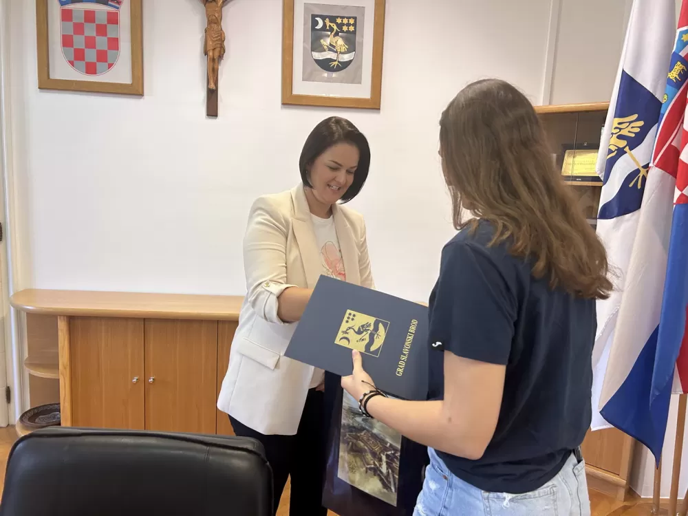 Nika Batinić svečano primljena u Gradskoj upravi nakon osvajanja europskog srebra