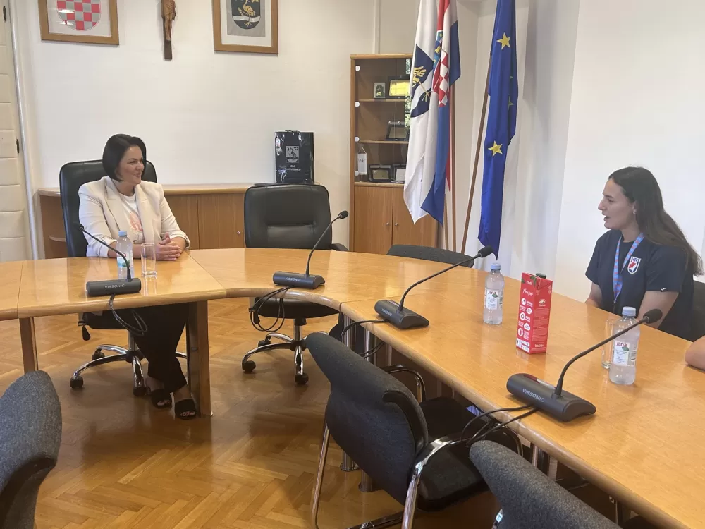 Nika Batinić svečano primljena u Gradskoj upravi nakon osvajanja europskog srebra