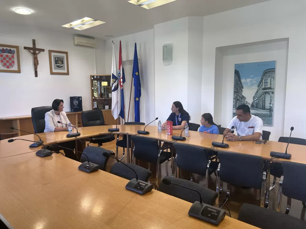 Nika Batinić svečano primljena u Gradskoj upravi nakon osvajanja europskog srebra