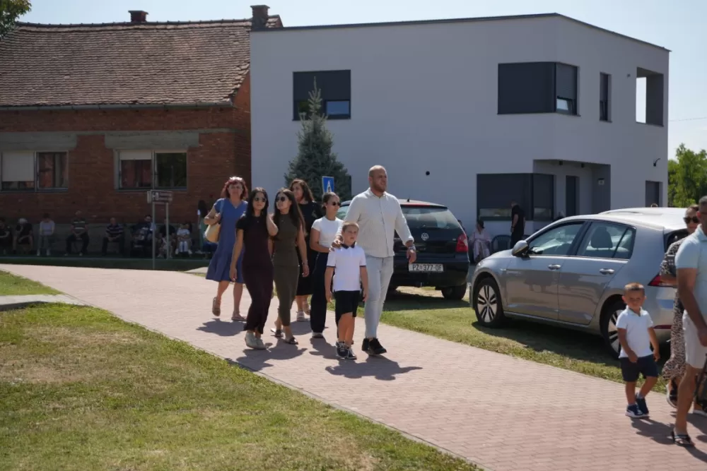 Veliki broj vjernika u Eminovcima proslavio blagdan Velike Gospe 
