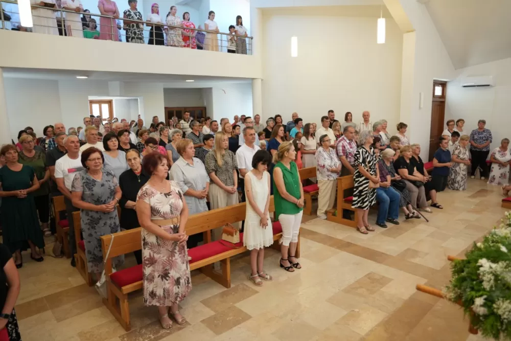 Veliki broj vjernika u Eminovcima proslavio blagdan Velike Gospe 