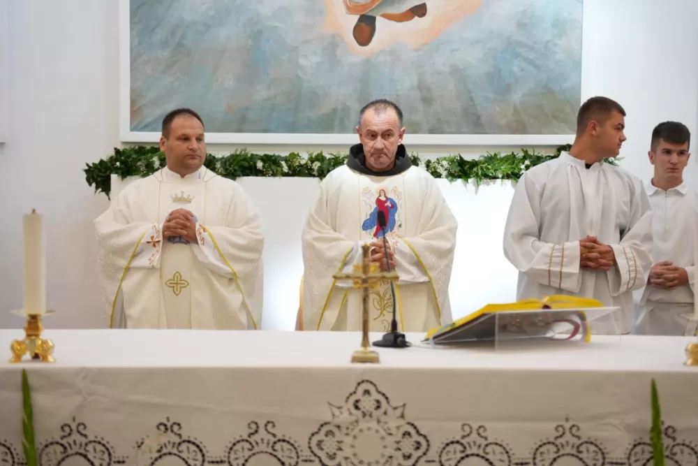 Veliki broj vjernika u Eminovcima proslavio blagdan Velike Gospe 